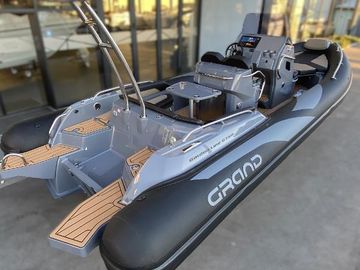 2025 Grand G750HGLF Gray Black