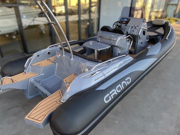 2025 Grand G750HGLF Gray Black