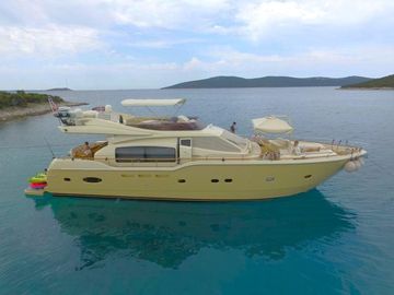 2006 Ferretti Yachts Altura 690