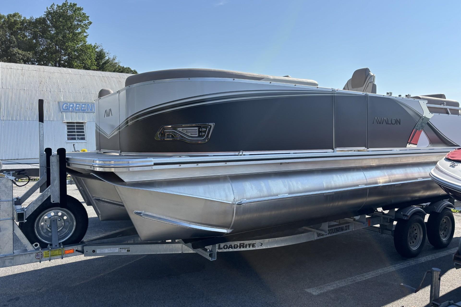 2025 Avalon LSZ QUAD LOUNGER SHIFT