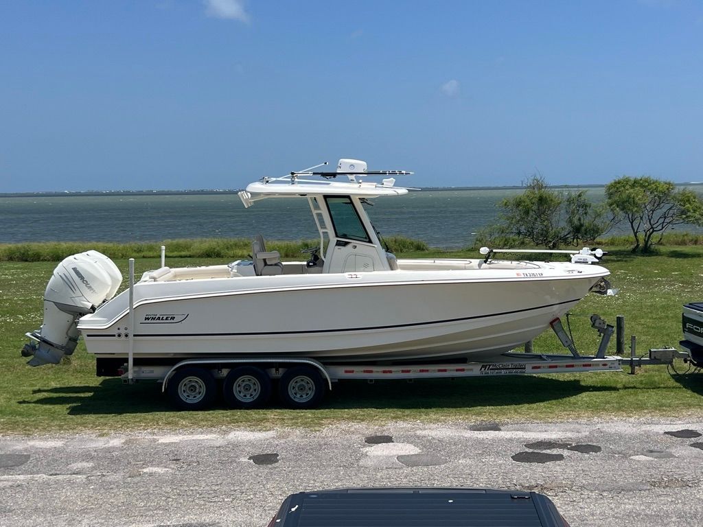 2019 Boston Whaler 280 Outrage