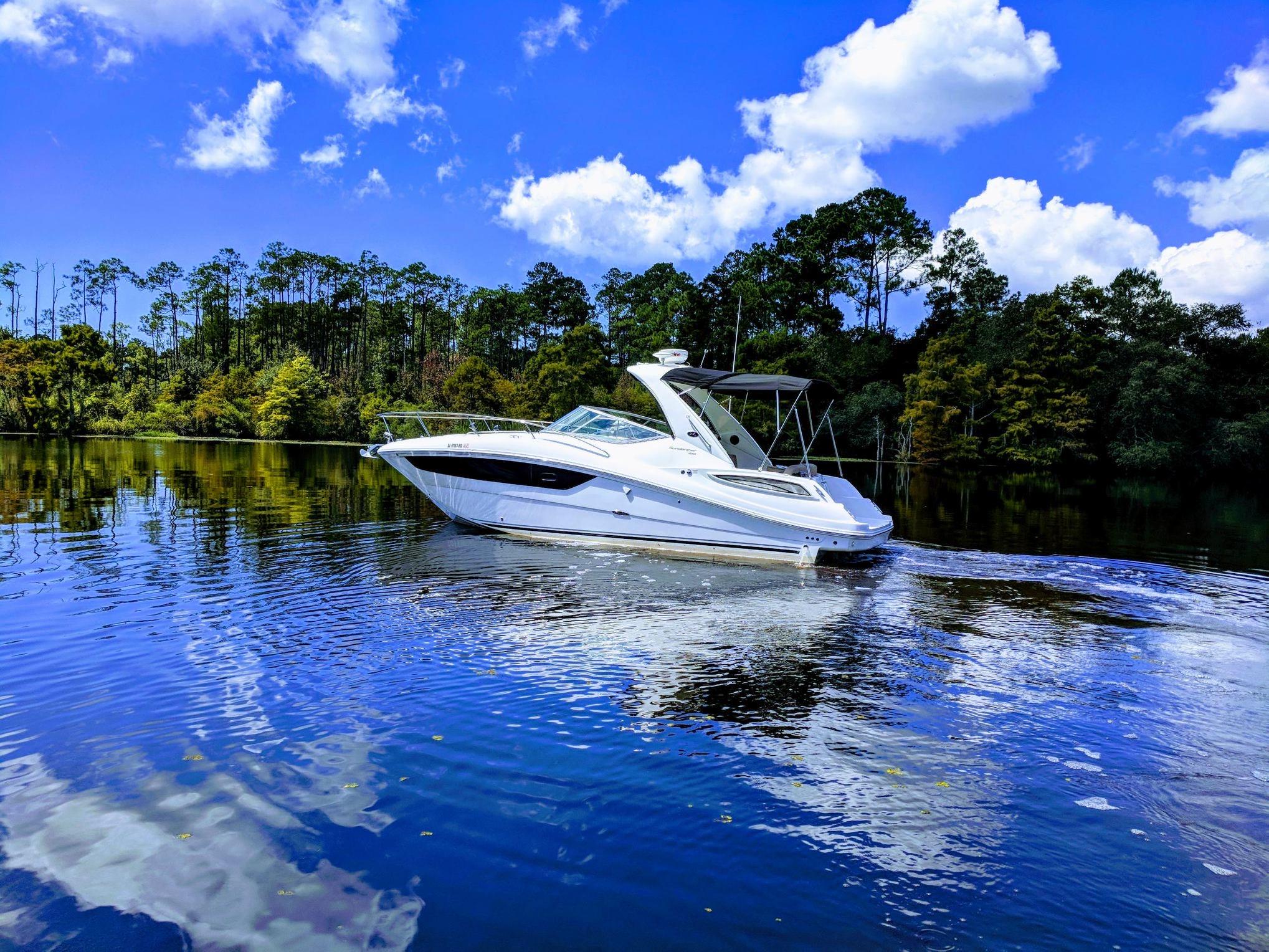 Sea Ray 330 Sundancer