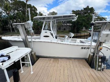 2019 Sea Pro 239 Center Console