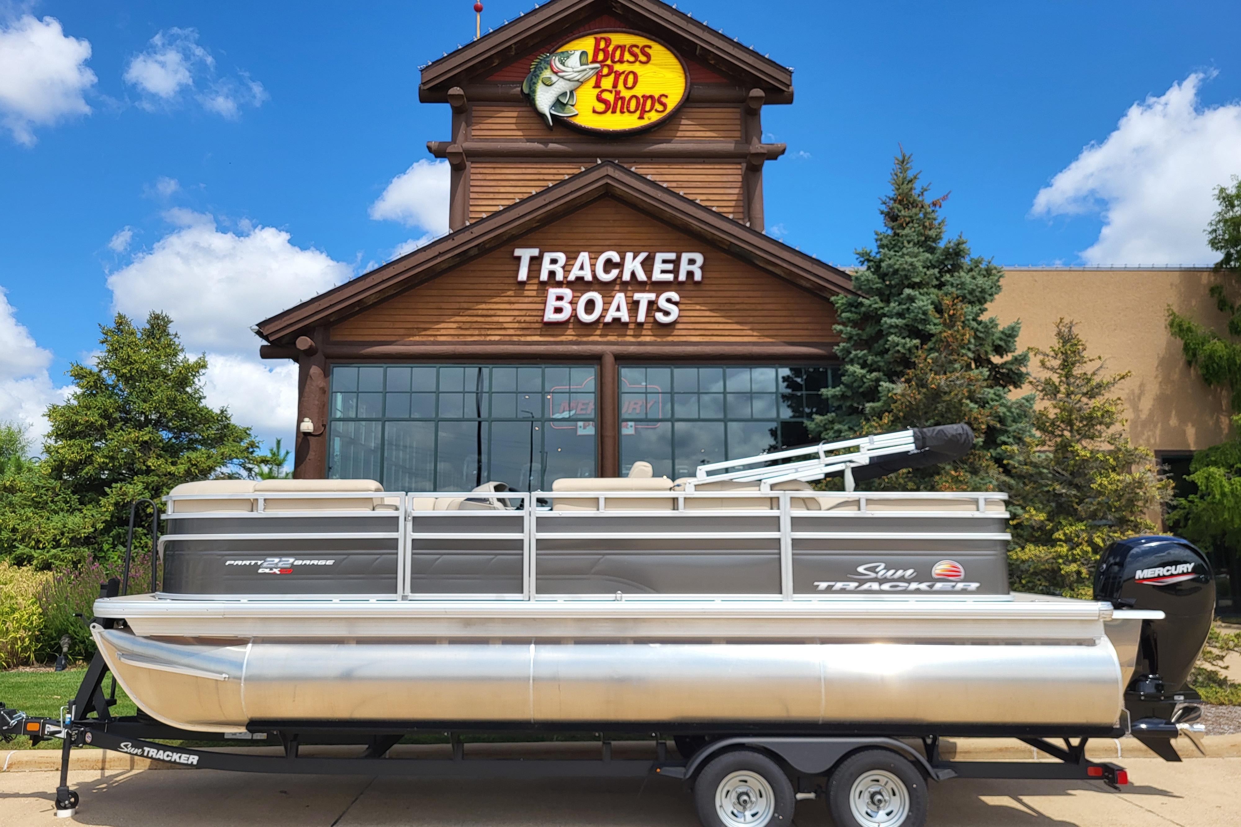 2025 Sun Tracker Party Barge 22 RF XP3