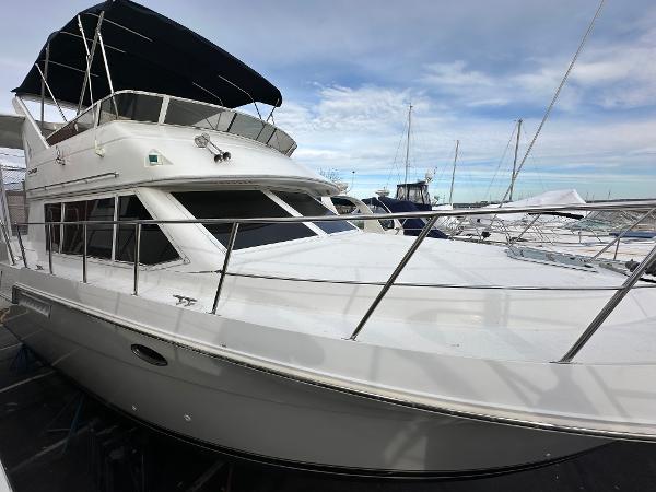 1997 Carver 405