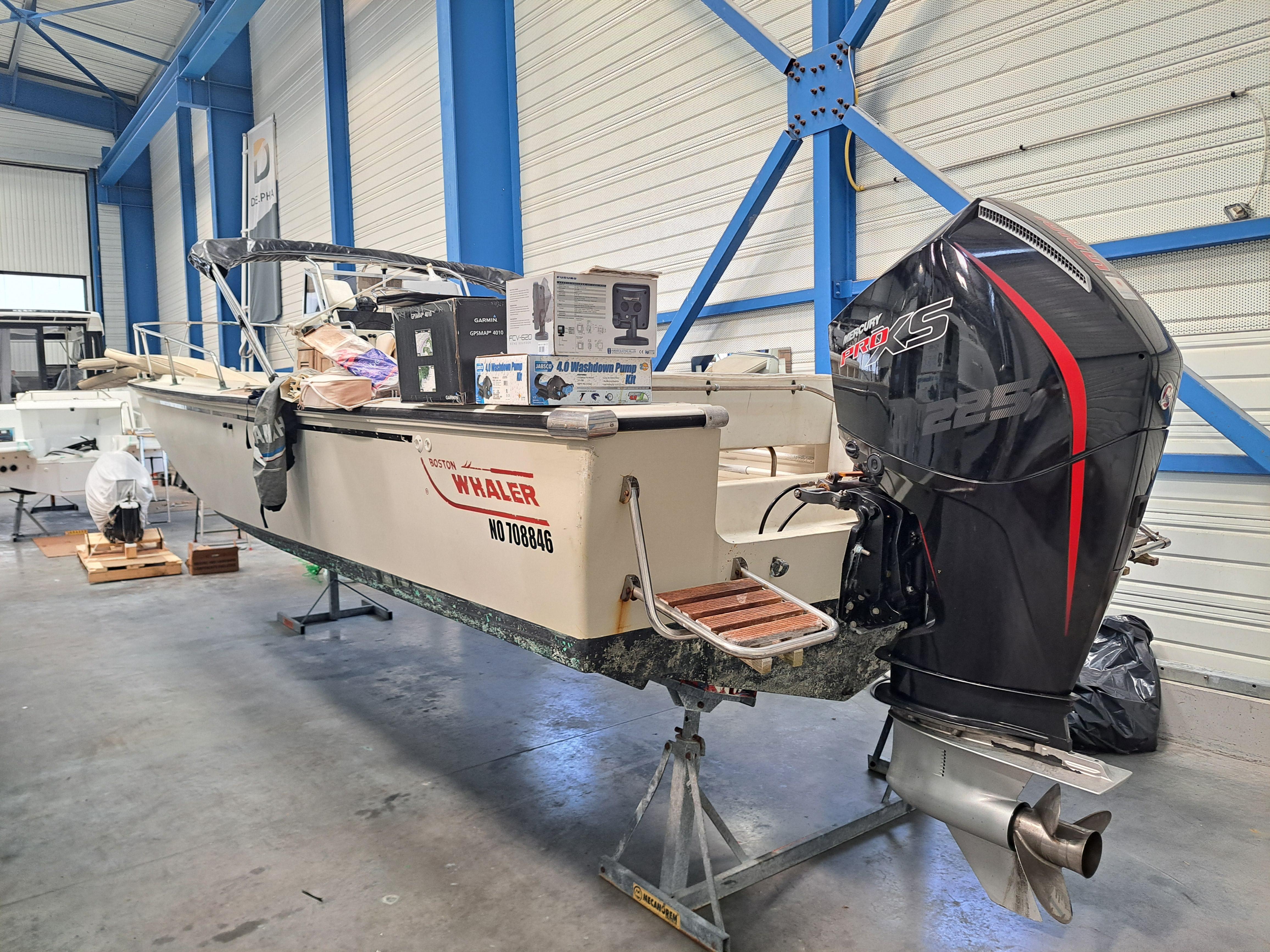 1985 Boston Whaler 25 Outrage