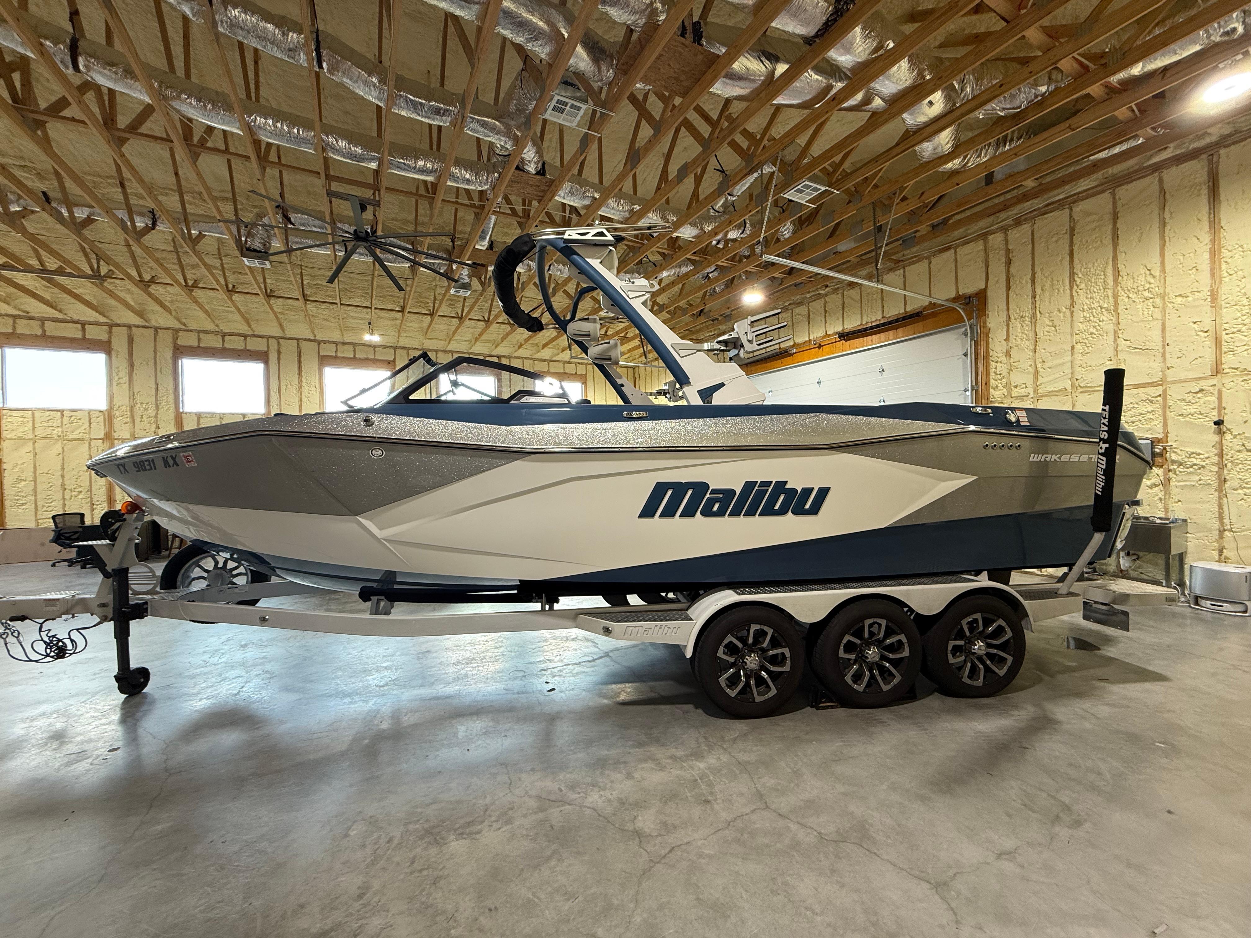 2023 Malibu Wakesetter 26 LSV