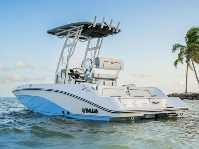 Yamaha Boats 195 FSH Sport 2025 Yamaha Boats 195 FSH Sport on water, featuring sleek design and modern amenities.