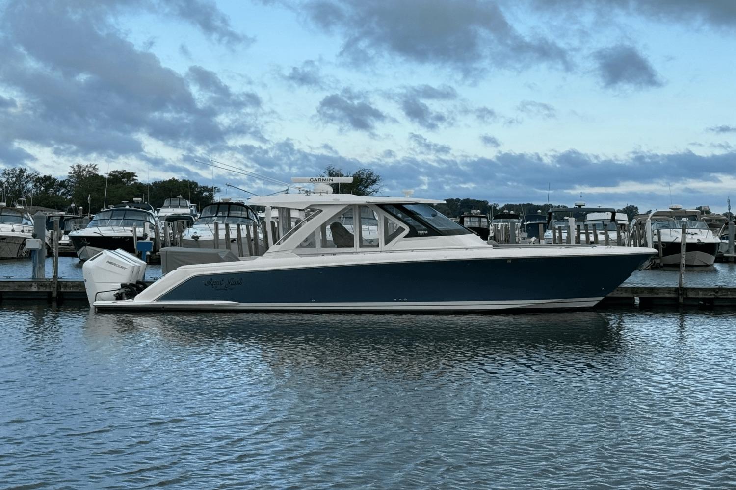 2023 Tiara Yachts 38 LS