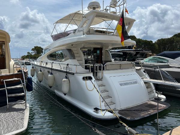 2007 Elegance Yachts 60 Garage