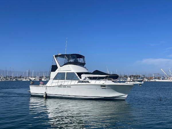 1973 Uniflite 42 Flybridge