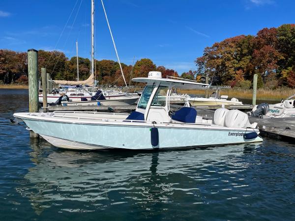 2019 Everglades 273 CC