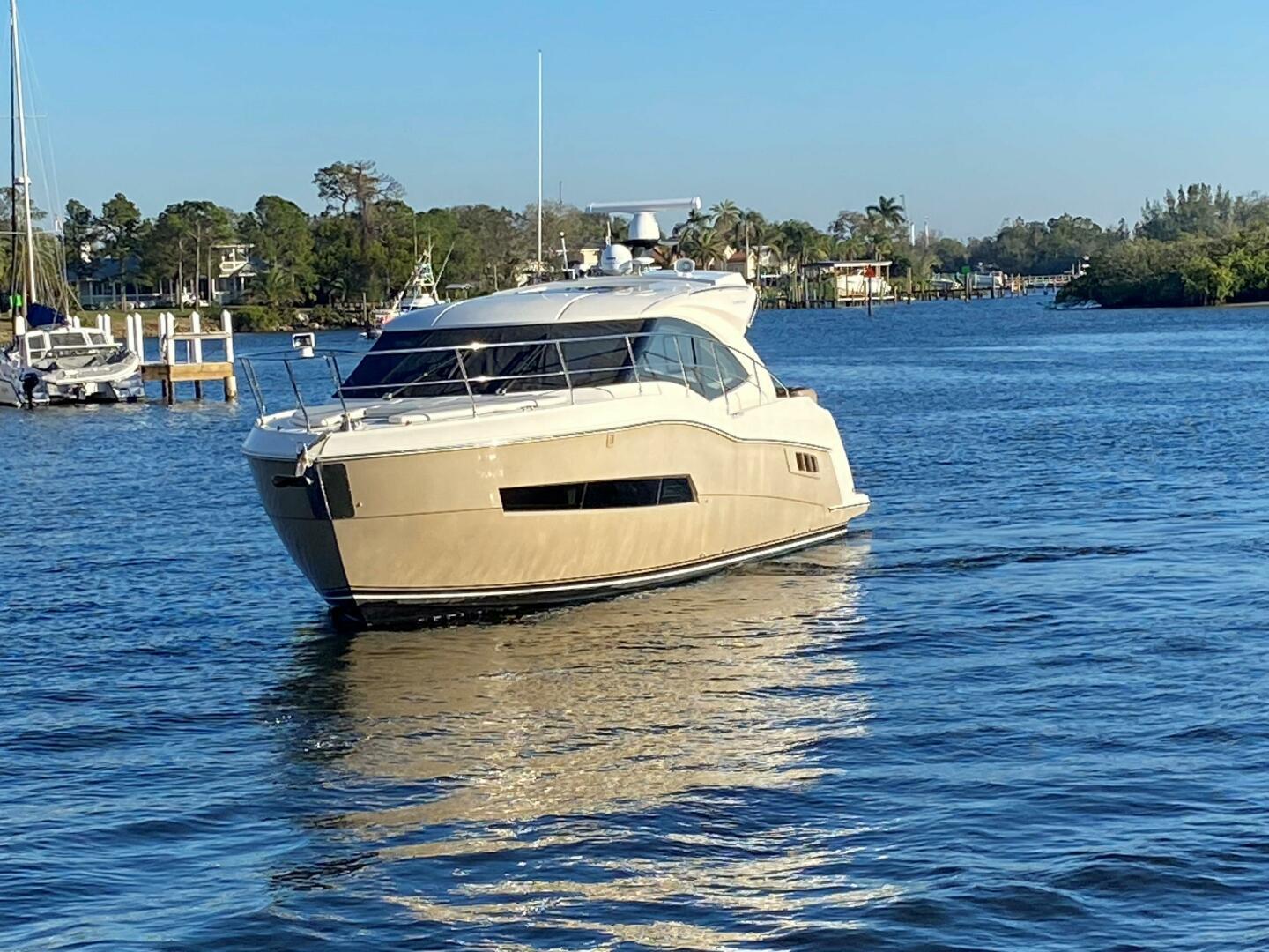 2017 Carver C37 Coupe Diesel
