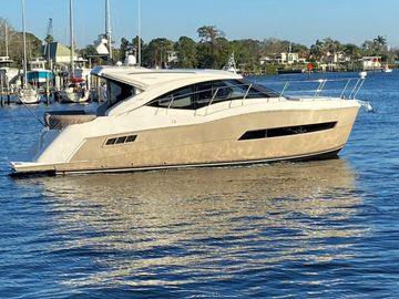 2017 Carver C37 Coupe Diesel