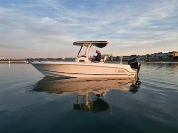 2019 Boston Whaler 230 Outrage
