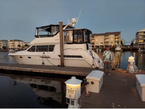 1997 Carver 405 Motor Yacht