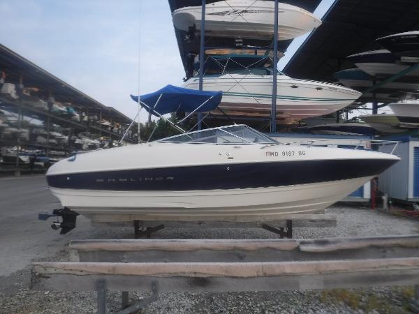 1999 Bayliner 2352 Capri