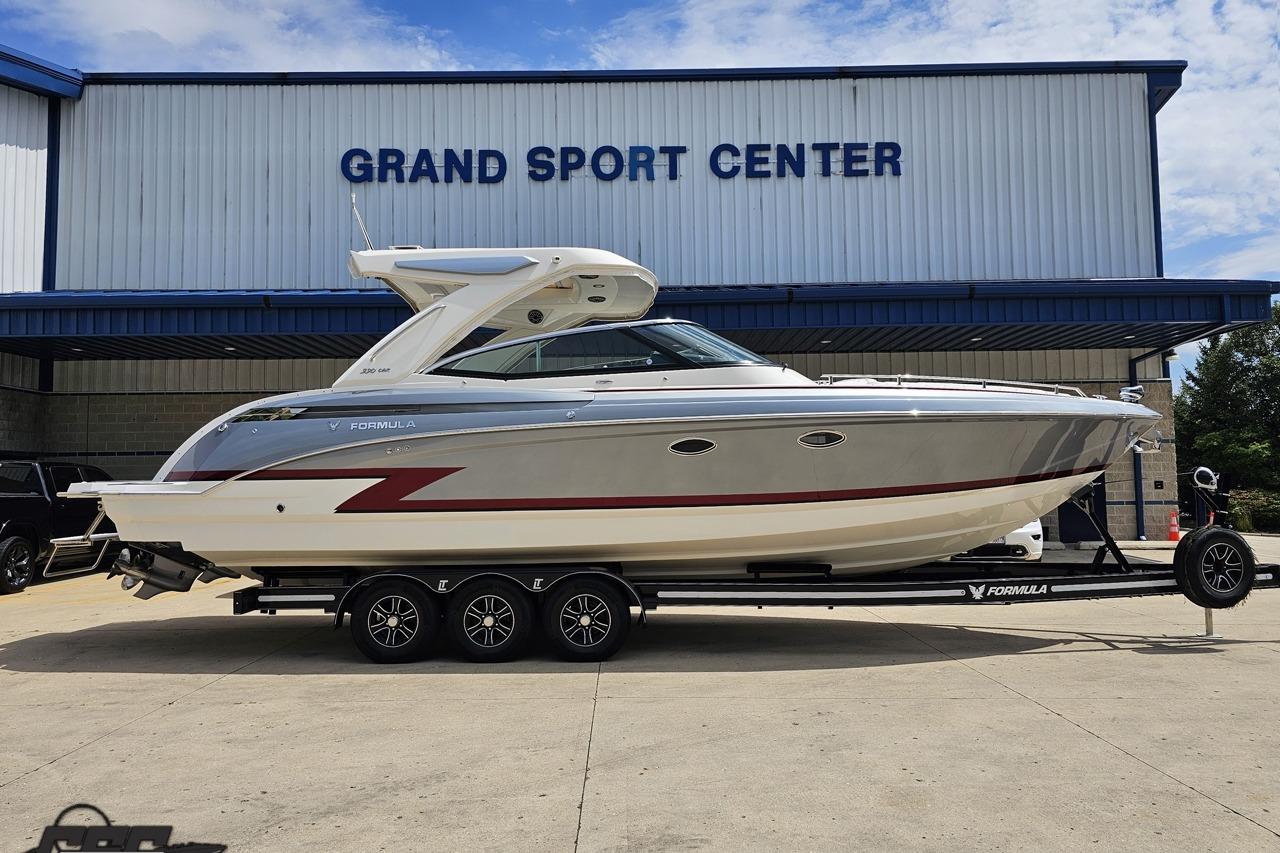 2020 Formula 330 Crossover Bowrider