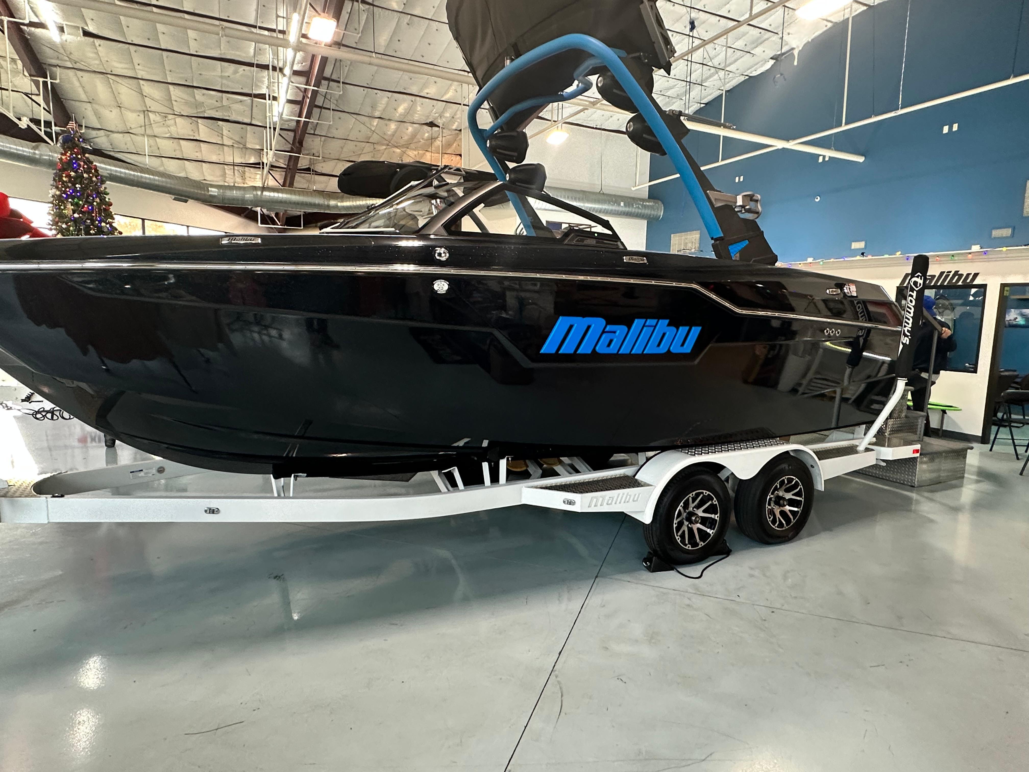 Malibu M220