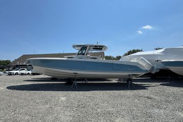 2026 Boston Whaler 330 Outrage