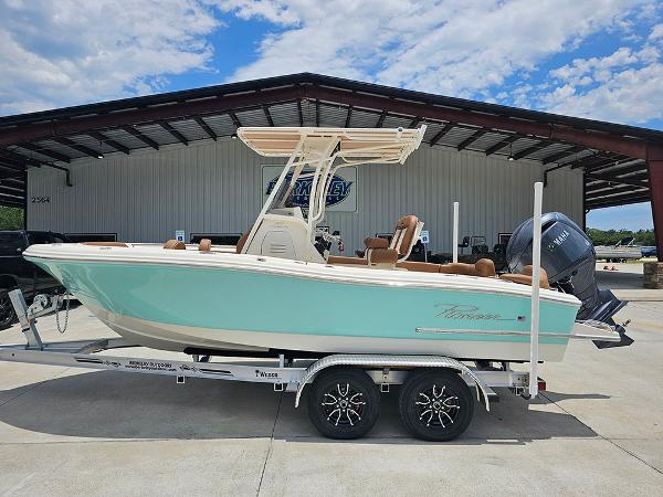 2025 Pioneer 202 Islander