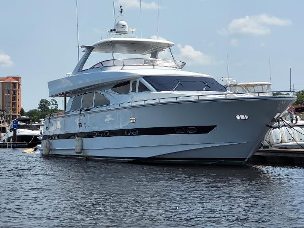 2000 Horizon 74 Motor Yacht