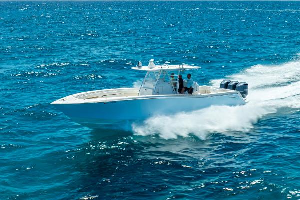 2016 Invincible 39