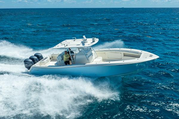 2016 Invincible 39