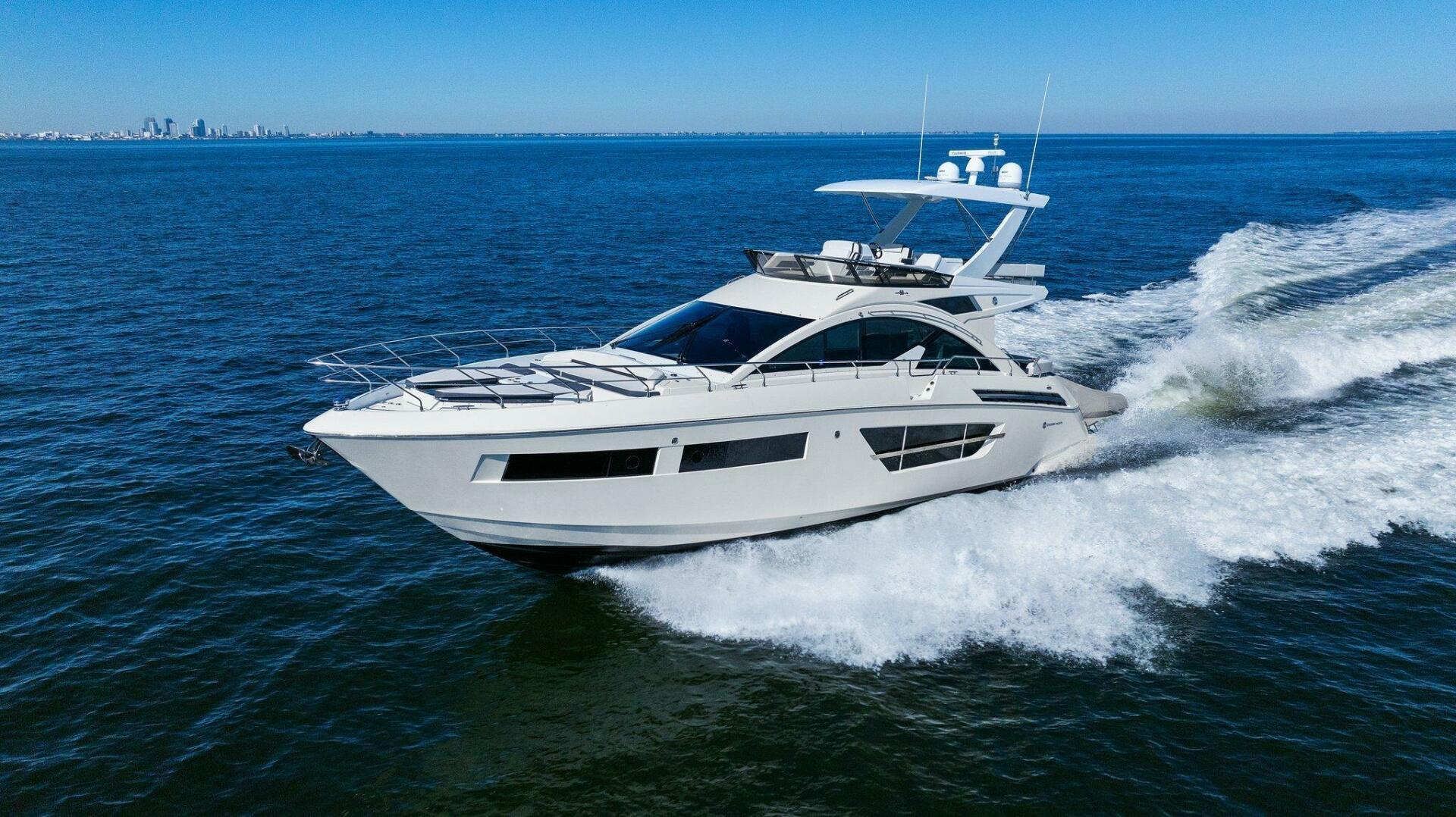2019 Cruisers Yachts 60 Cantius