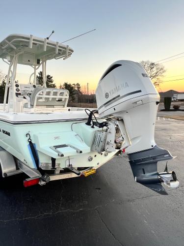 2019 Sea Born FX25 Bay