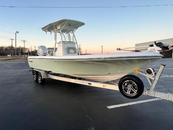 2019 Sea Born FX25 Bay