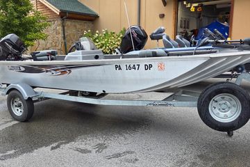 2014 Lowe Stryker 17