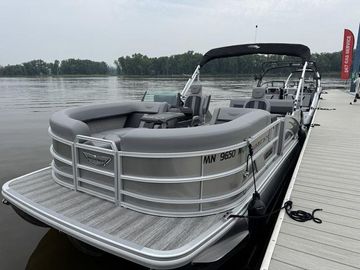 2025 Bennington M Swingback 22 MSB Tritoon