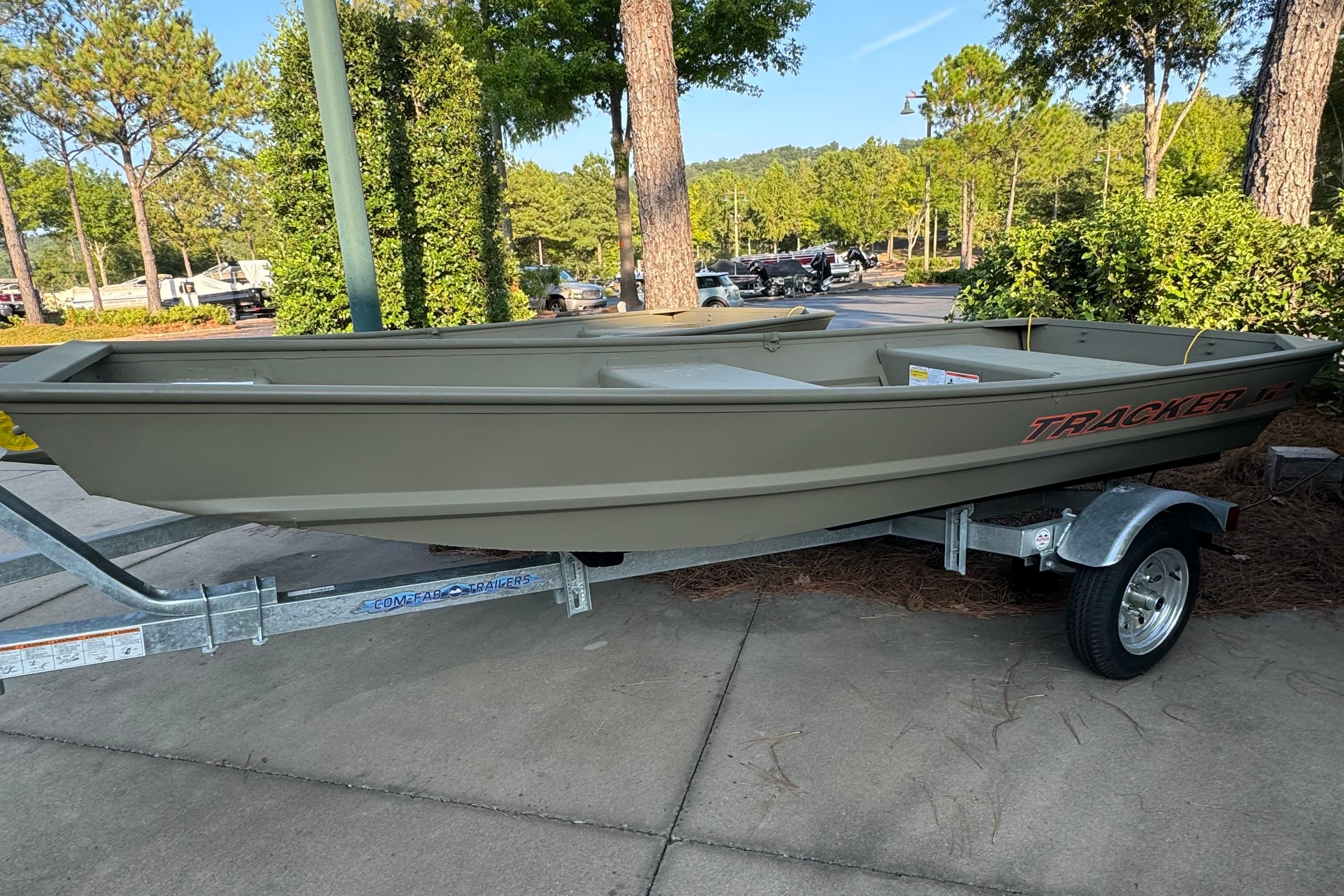 2026 Tracker Grizzly 12 Jon