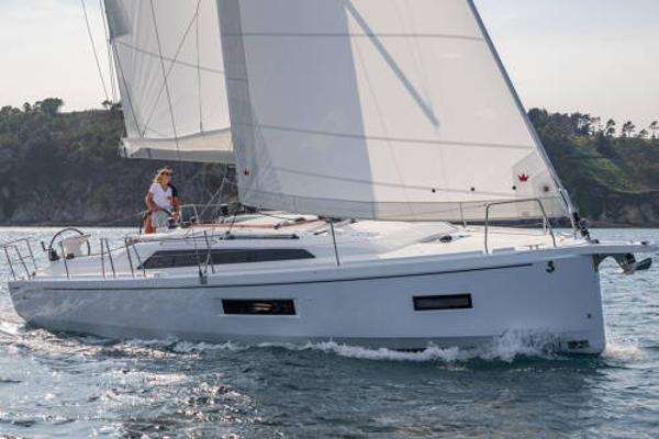 2025 Beneteau Oceanis 37.1