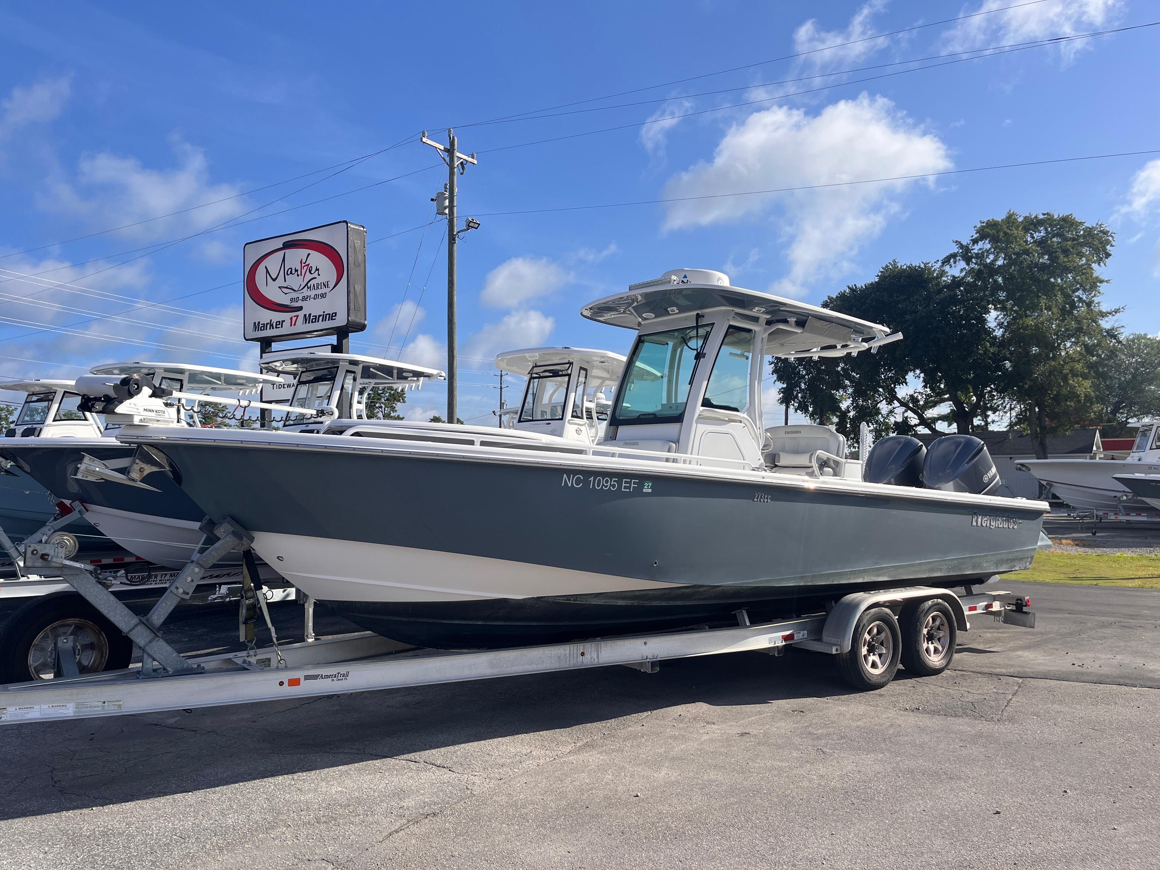 2017 Everglades 273 Center Console
