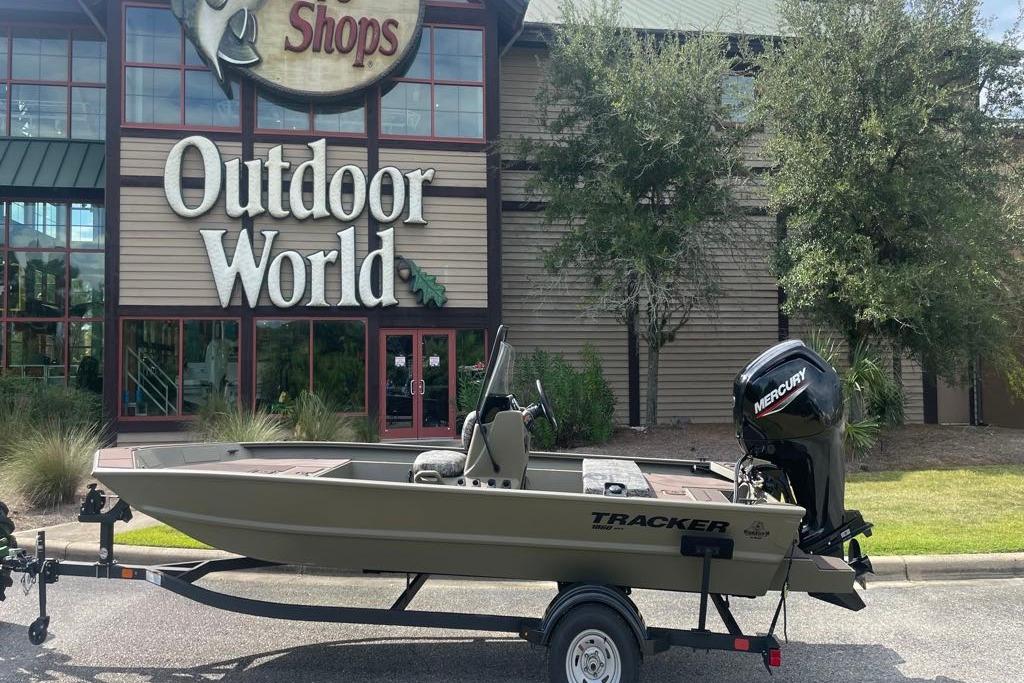 Tracker Grizzly 1860 CC 2026 Tracker Grizzly 1860 CC boat outside Outdoor World store.
