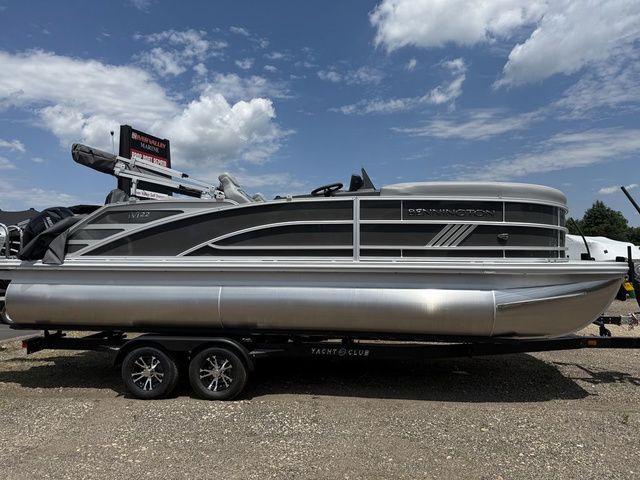 2025 Bennington M Swingback 22 MSB Pontoon