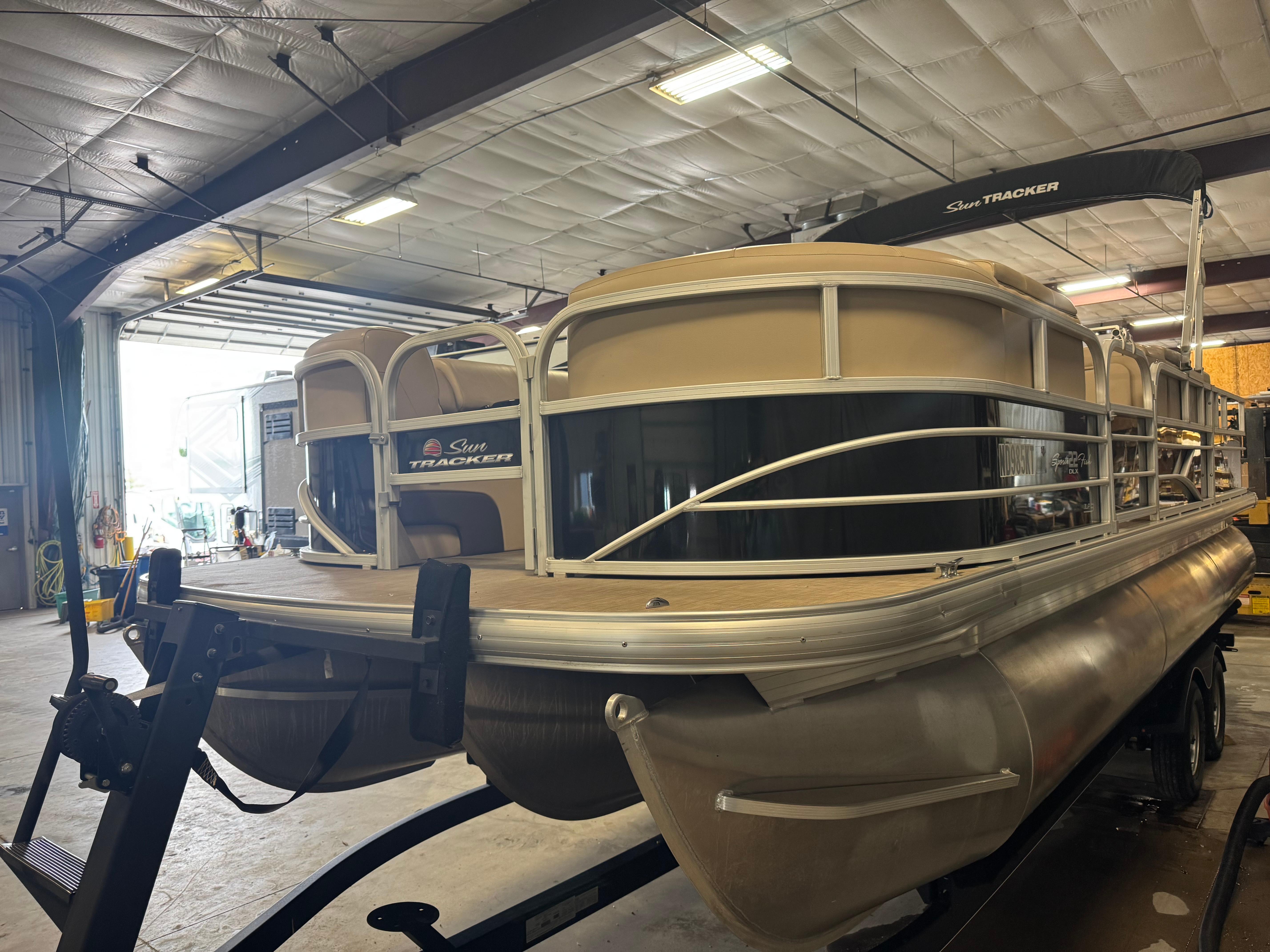 2019 Sun Tracker SportFish 22 XP3