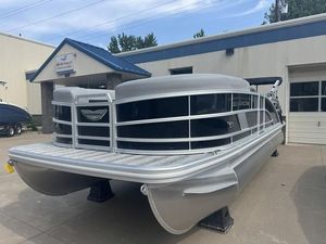 Bennington M Swingback 22 MSB Pontoon