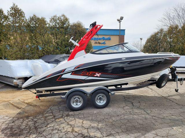 Yamaha Boats 212X Image 1