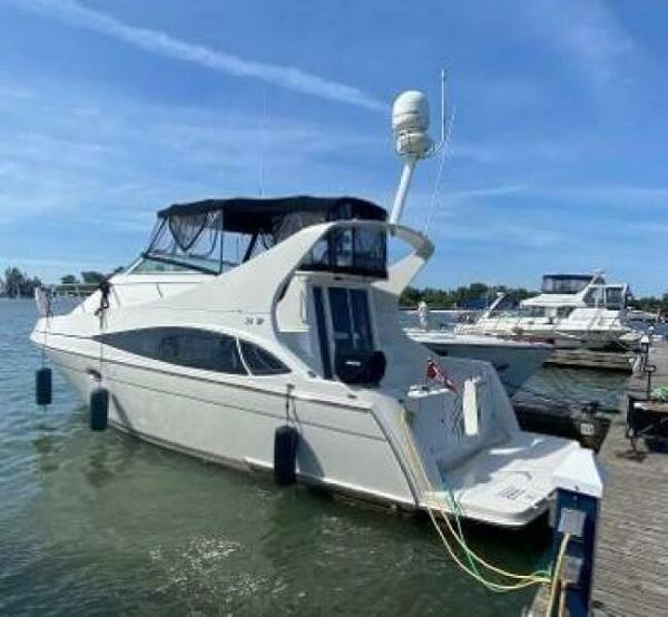 2005 Carver Mariner 360