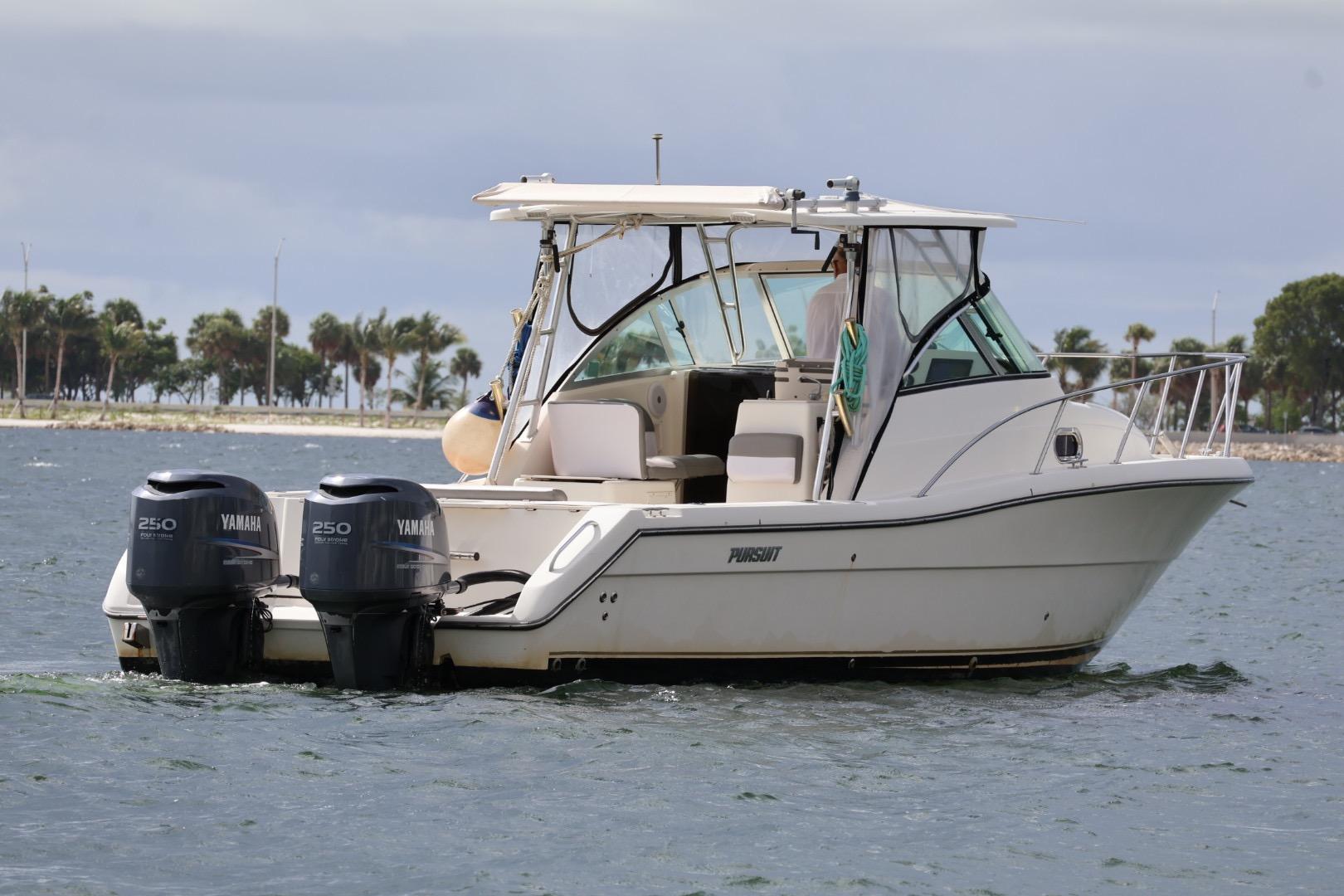 2006 Pursuit 3070 Offshore