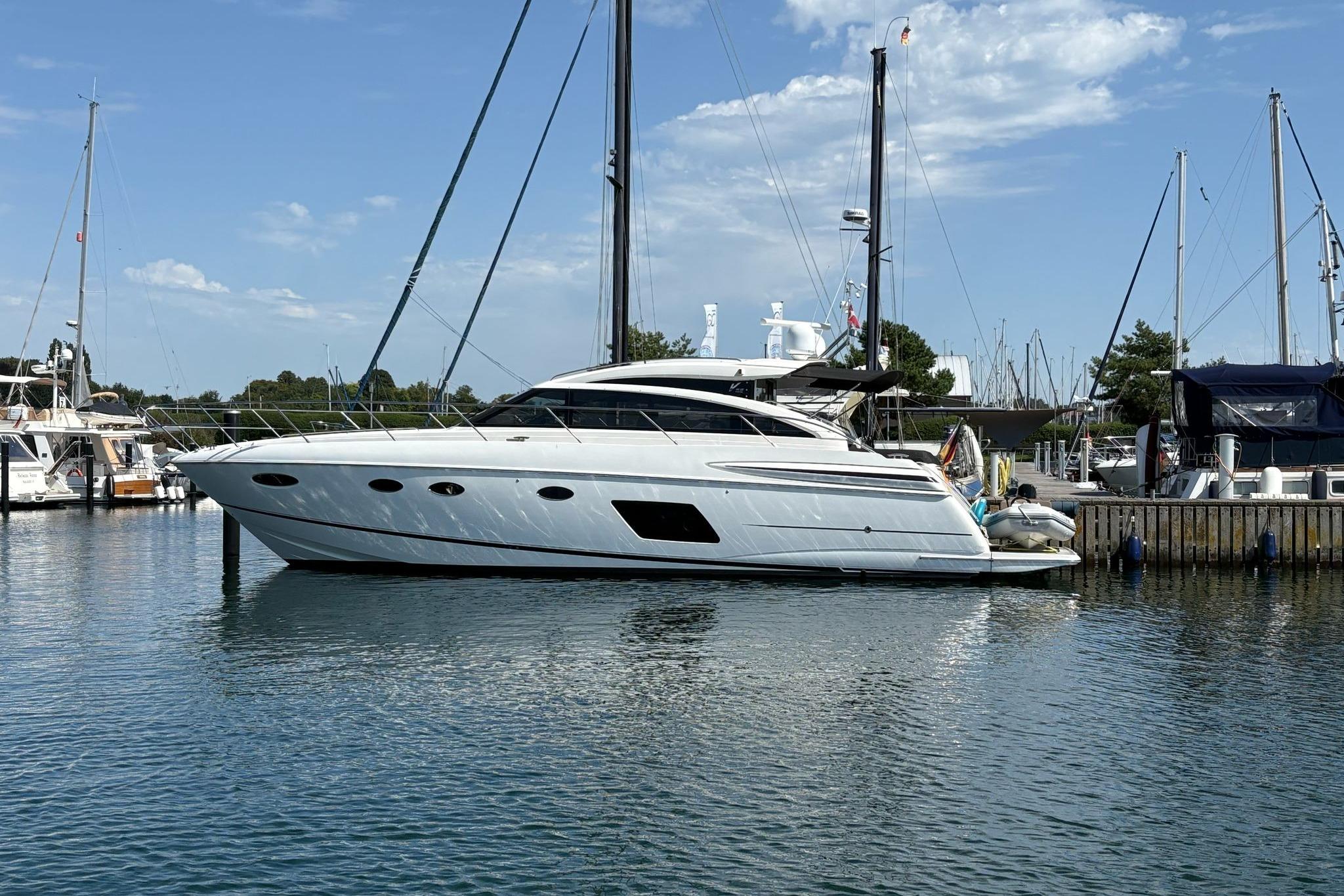 2014 Princess V52