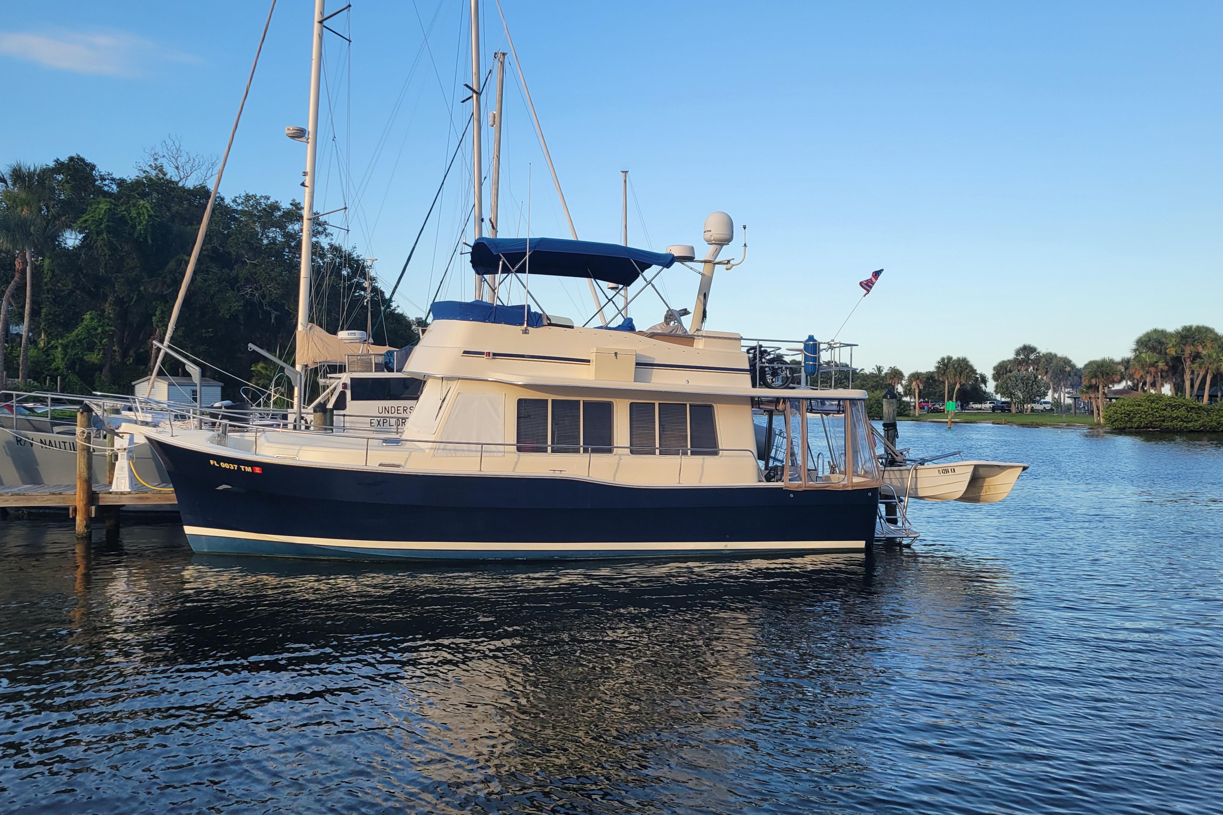 2006 Mainship 40 Trawler