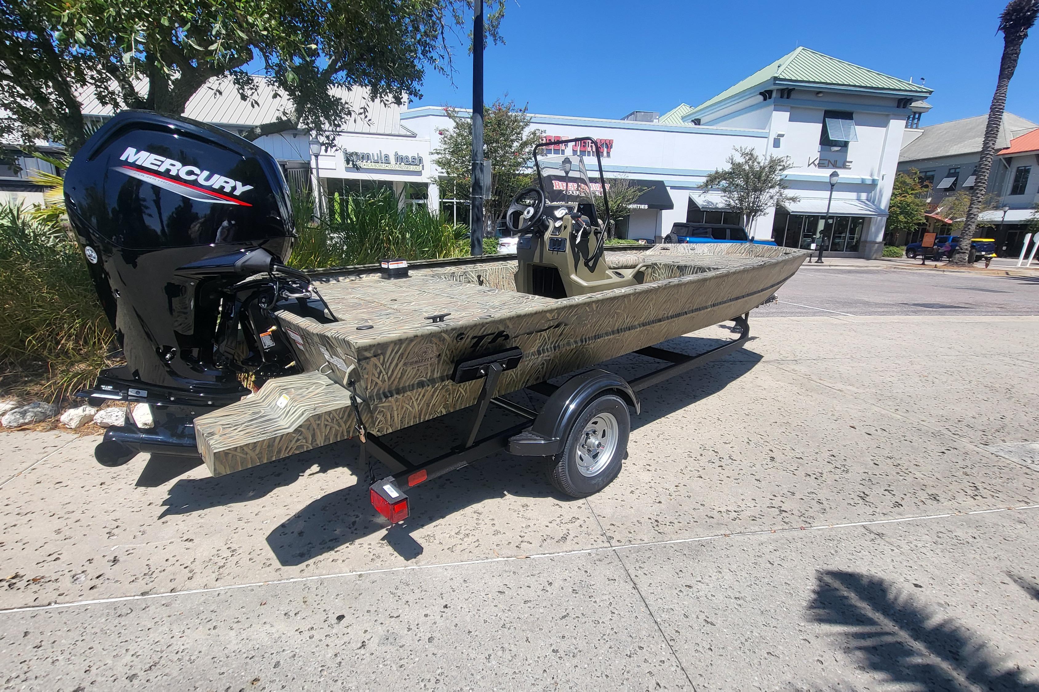2026 Tracker Grizzly 1860 CC