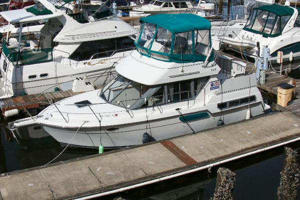 1995 Carver 325 Aft Cabin
