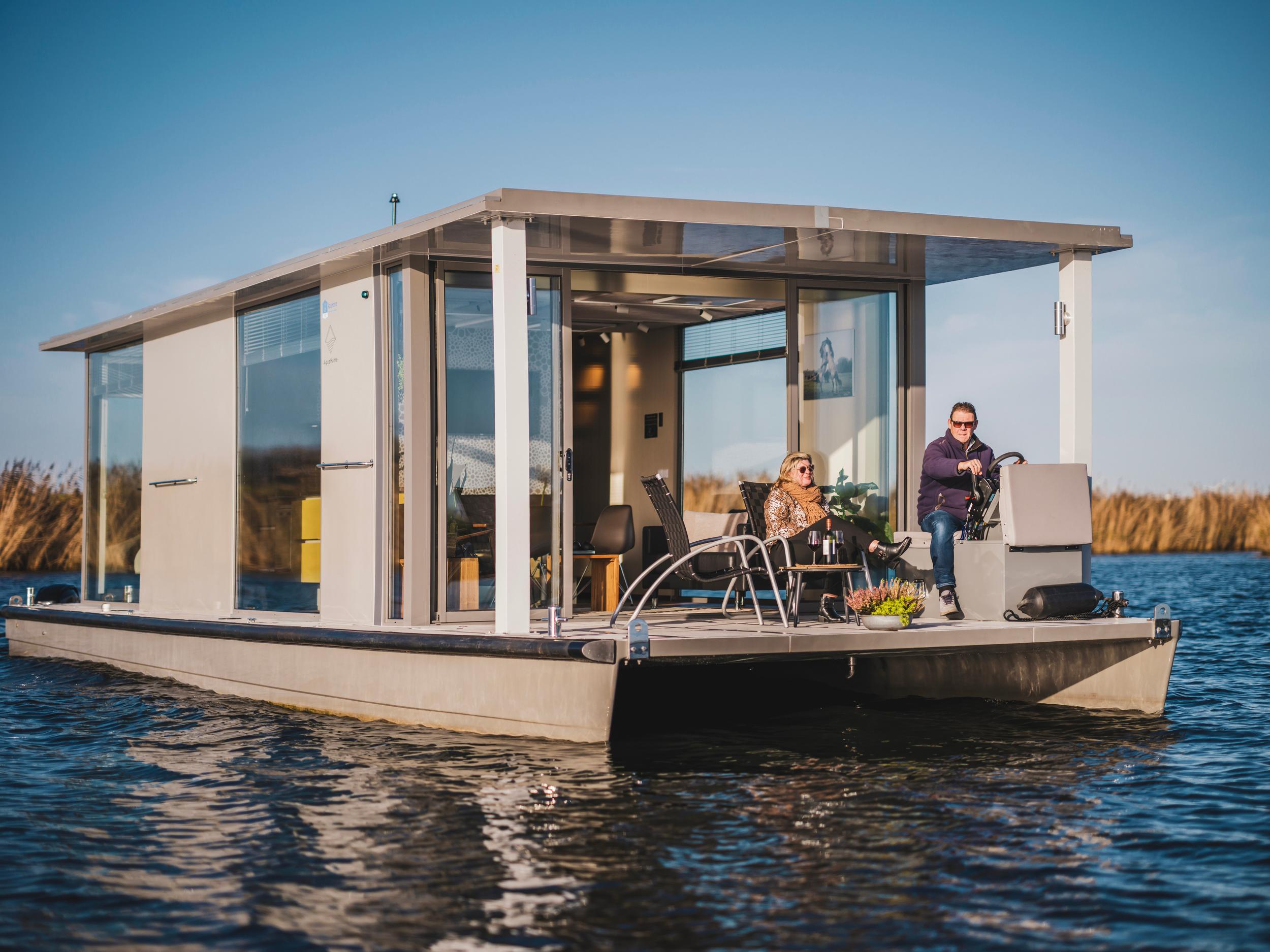 2025 AquaHome Comfort Houseboat