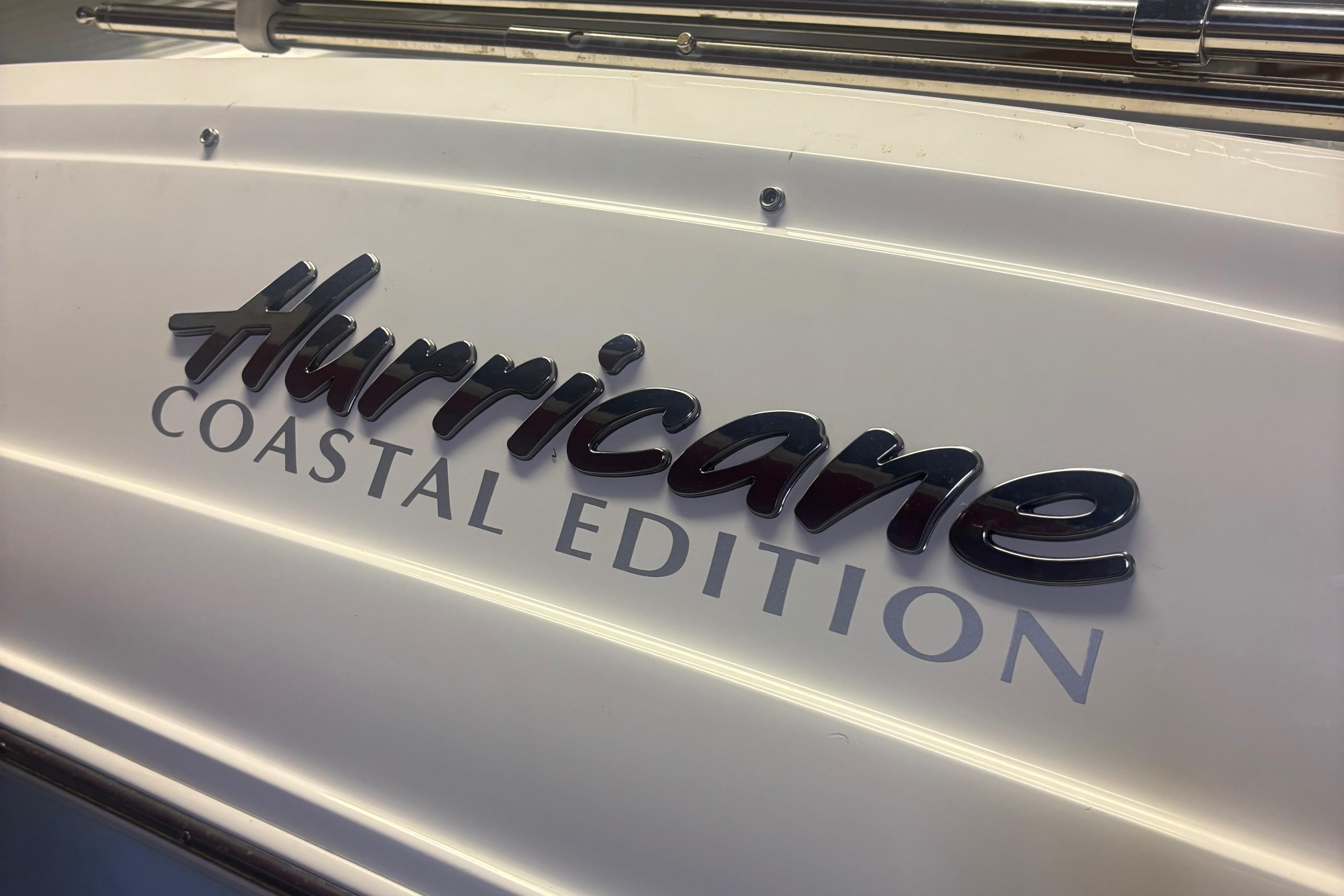 2018 Hurricane SunDeck 2690 OB
