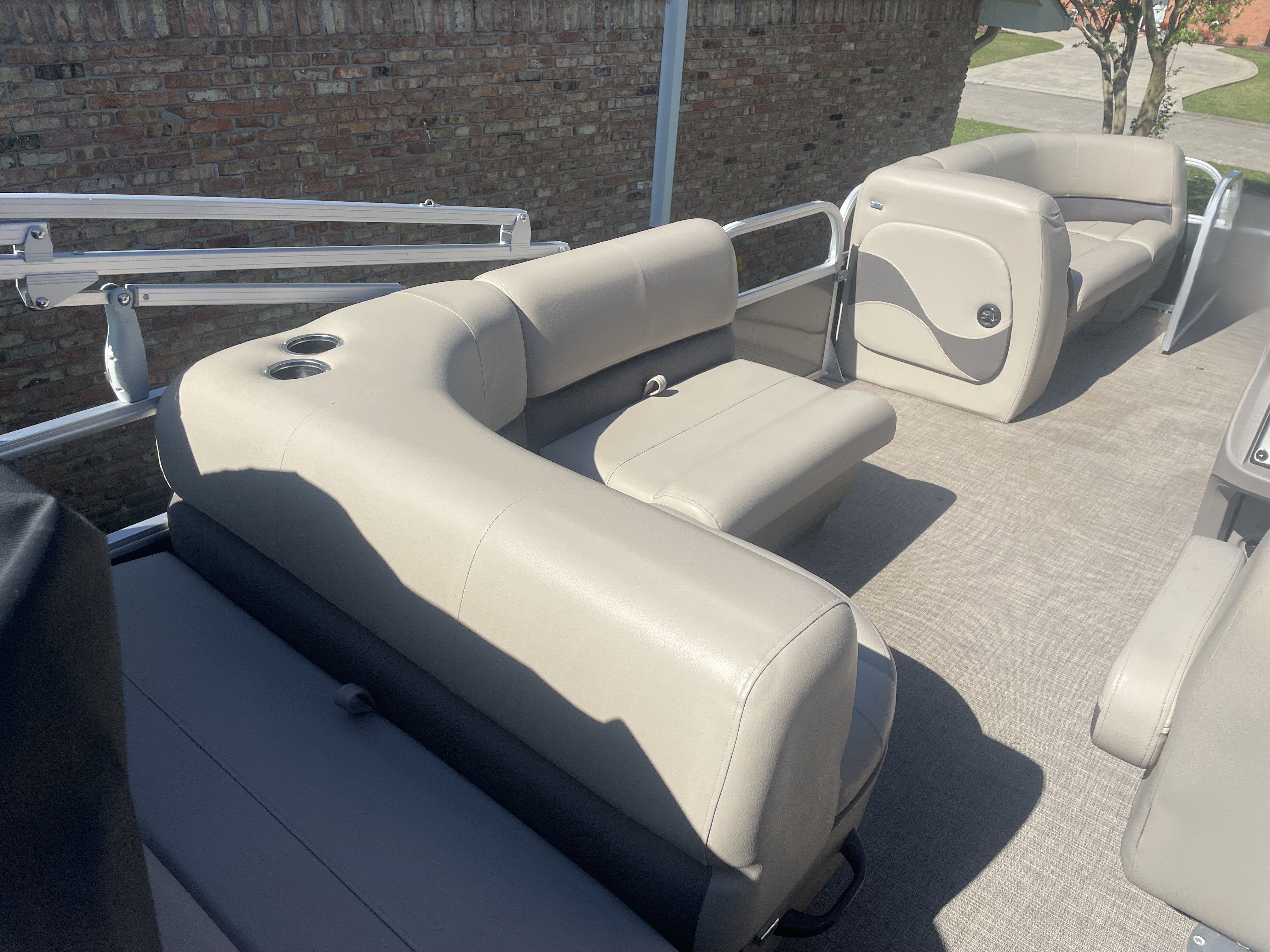 2024 Sun Tracker PB 18